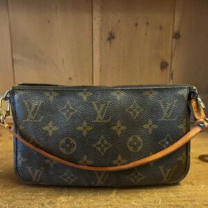 Authentic Louis Vuitton Monogram Canvas Pouchette